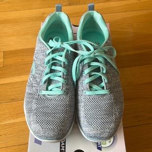 Women’s Sketchers Sneakers